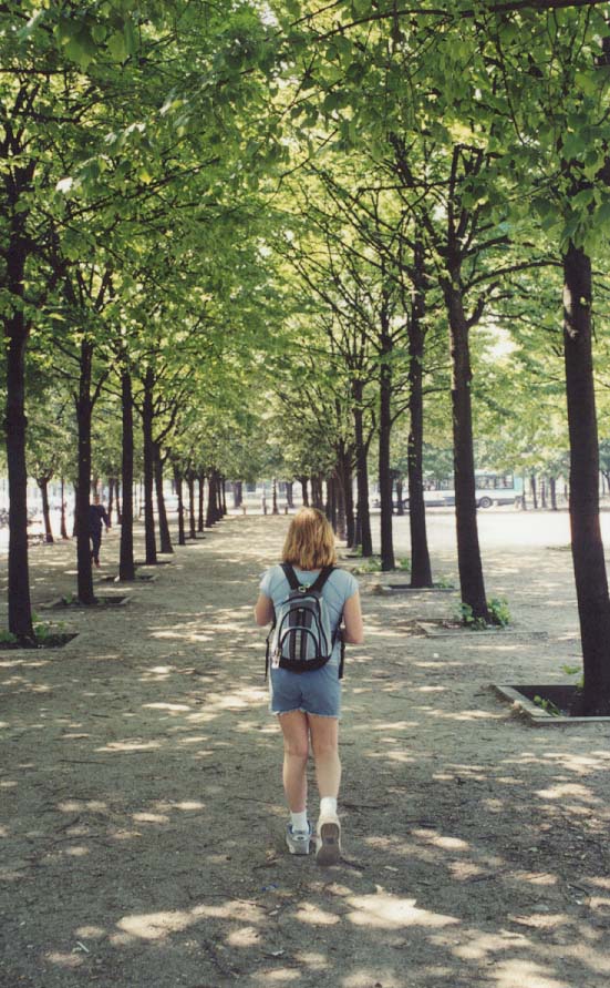 Heading toward Napoleon's Tomb